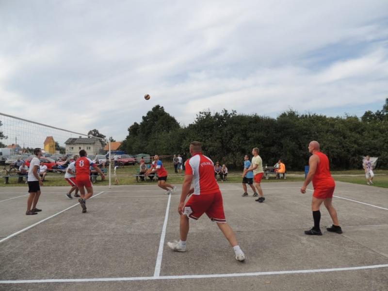 Dożynki gminne w Mietkowie 2013 turniej siatkówki