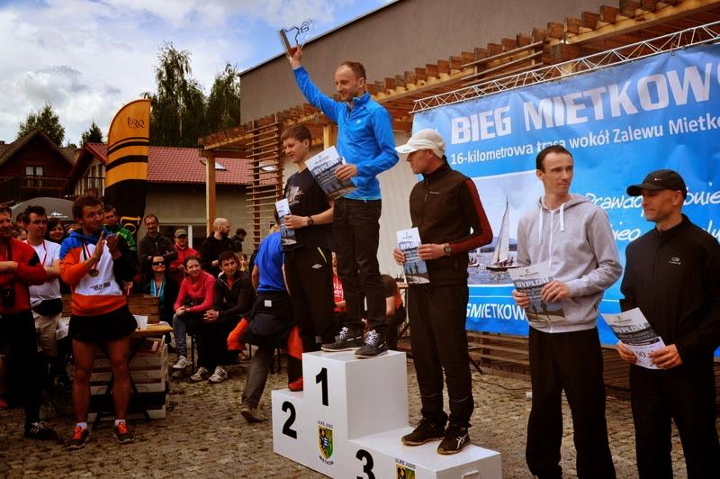Bieg Mietkowski 2014 dekoracja kategorii mężczyzn