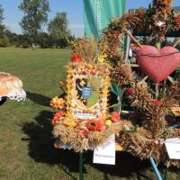 Dożynki gminne w Mietkowie 2013 wieńce dożynkowe