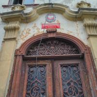 Pałac w Milinie (zbliżenie na drzwi) 2015